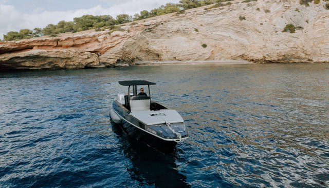 F11 yacht for sale 25
