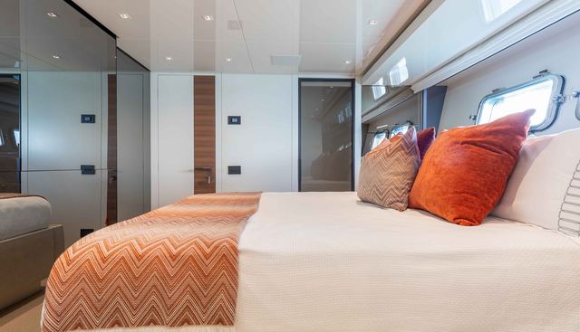 CHAMELEON yacht for sale 48