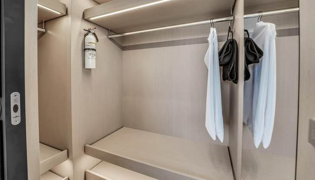 AURORA yacht for sale 32