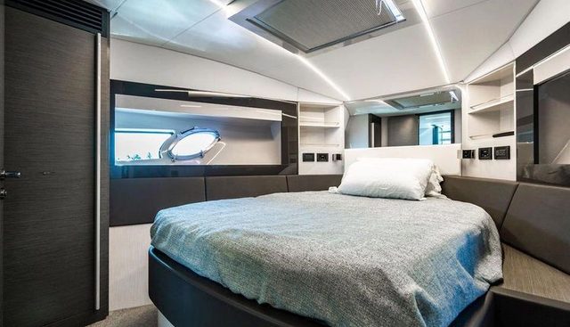 Two Bite yacht for sale 43