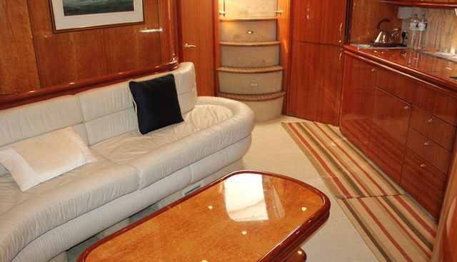 STINGRAY yacht for sale 7