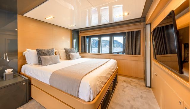 SILVER BREEZE yacht for sale 7