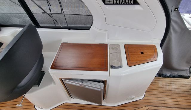 Mac II yacht for sale 12