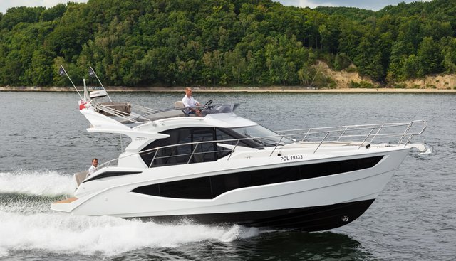 360FLY-052 yacht for sale 19
