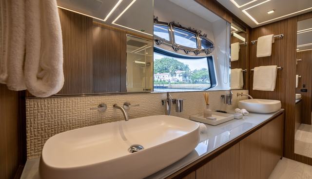 NAAV yacht for sale 37