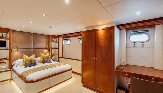 ZULU yacht for sale 19