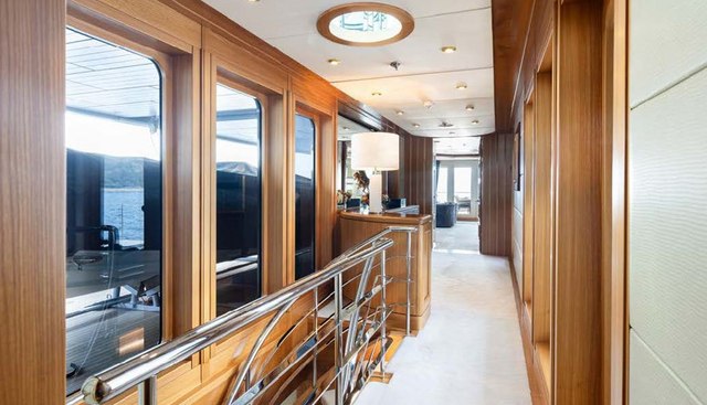 VIBRANCE yacht for sale 28