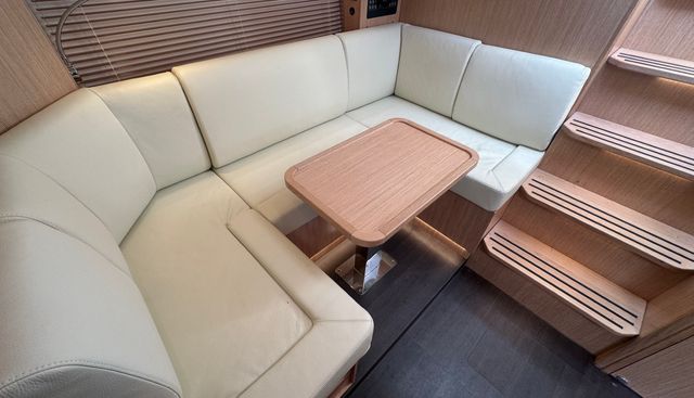 Auray yacht for sale 18