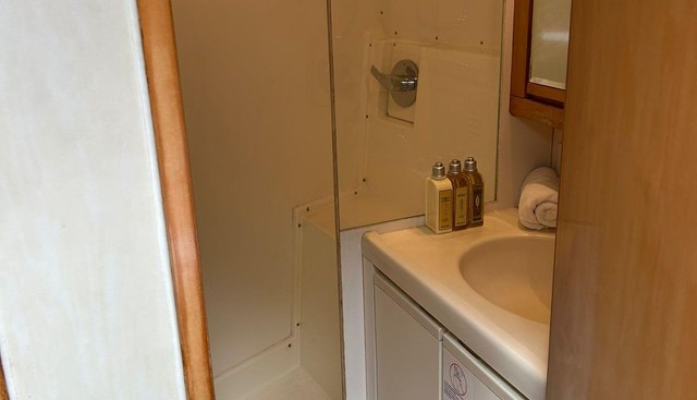 El Caiman yacht for sale 29