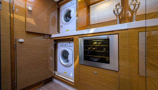 UNORTHODOCS yacht for sale 47