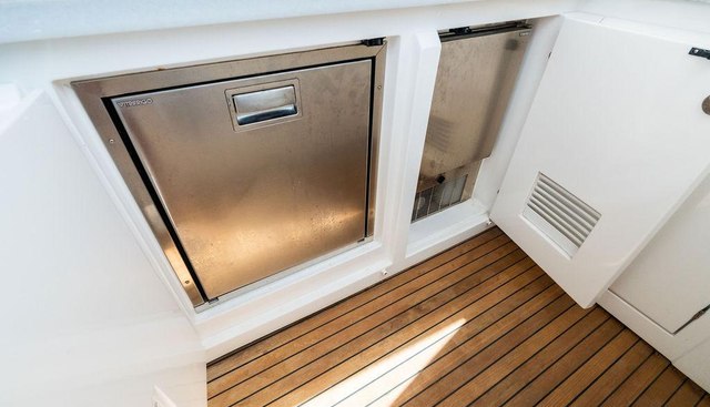 Deep Blue yacht for sale 23