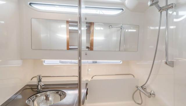 Intrepid yacht for sale 32