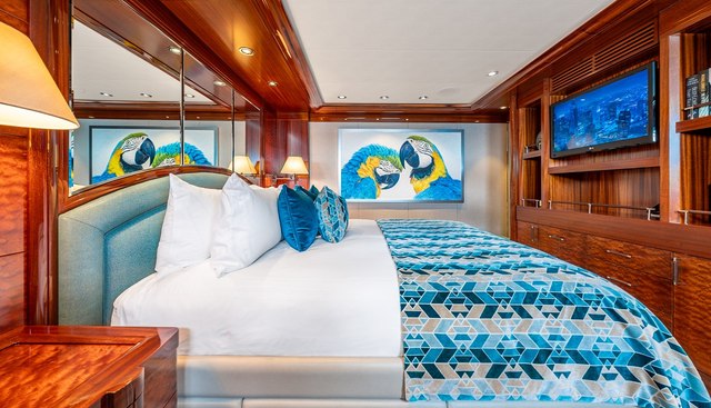 VALINOR yacht for sale 30