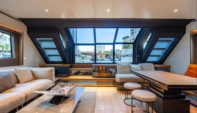 Snack Money yacht for sale 39