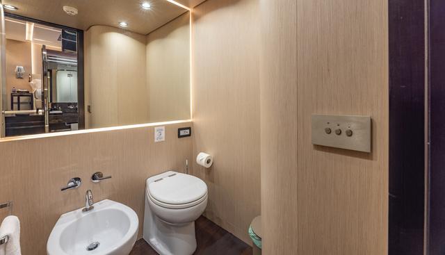 BACK 9 AND A HALF yacht for sale 20