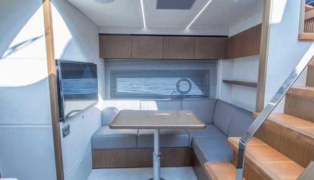 QUEEN B yacht for sale 20