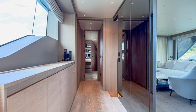 SL90A yacht for sale 15
