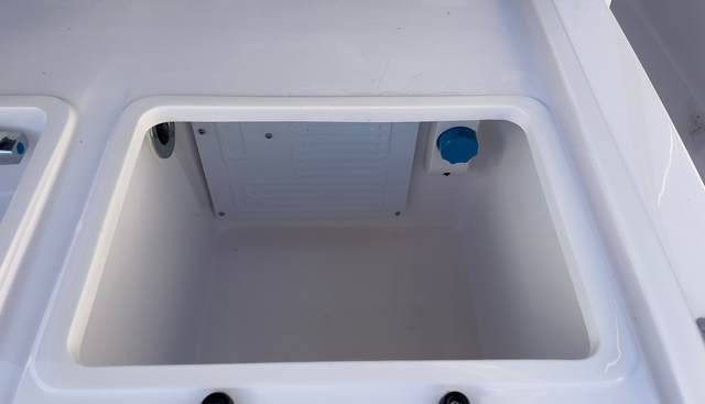 MOZZ yacht for sale 14