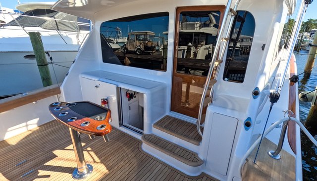 FARMERS DAUGHTER yacht for sale 3