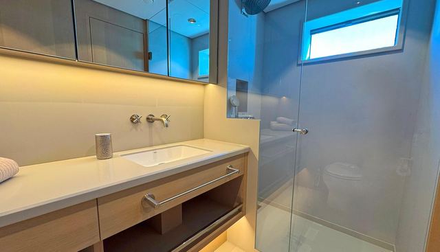 Adventure 780/ 01 yacht for sale 24