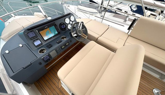 F380 yacht for sale 7