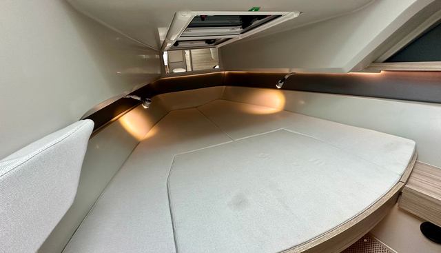 GEE WHIZZ yacht for sale 29
