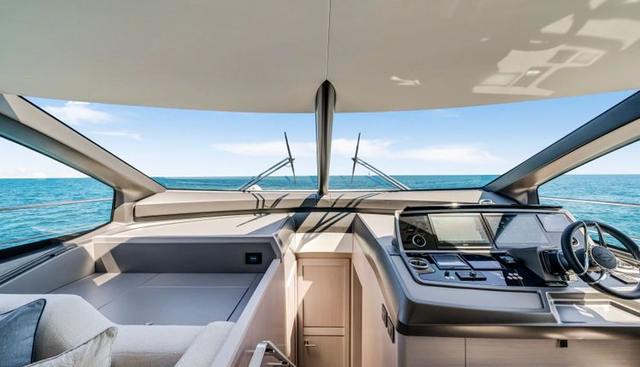 MANHATTAN 68 yacht for sale 22