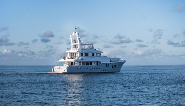 SOLACE yacht for sale 28