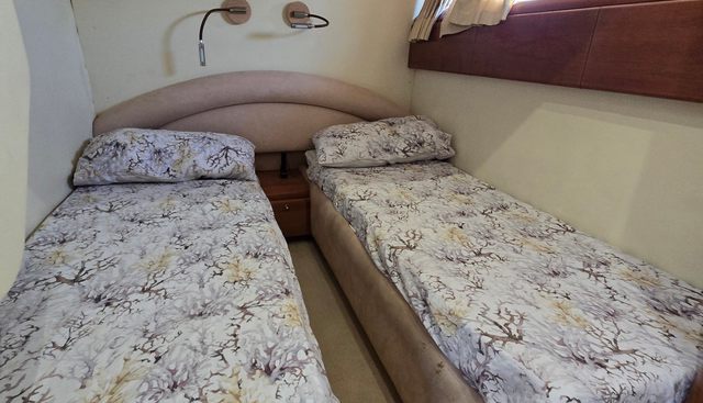 Princess V55 yacht for sale 8