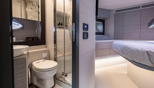 SEA SUITE I yacht for sale 48