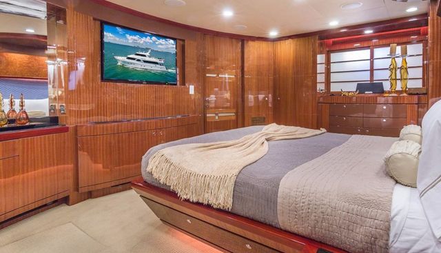 ROBIN'S NEST yacht for sale 12