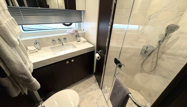 Y76 yacht for sale 38