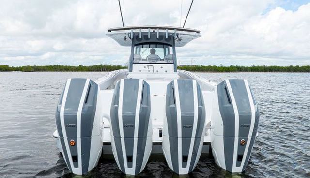 42 Lujo yacht for sale 8