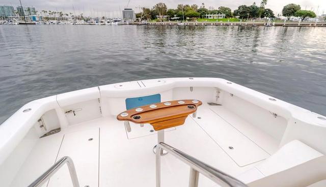 Commodore Two yacht for sale 32