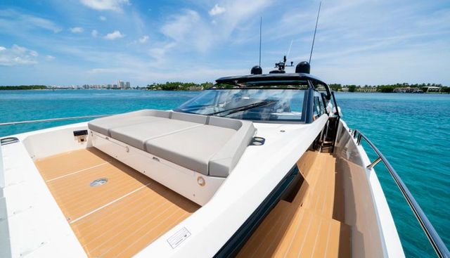 Fin yacht for sale 25