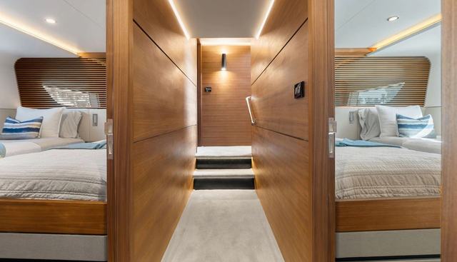 REUNION yacht for sale 40