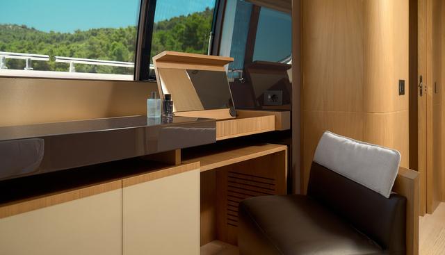 Damari yacht for sale 19