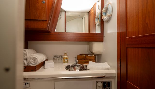 Cloud Nine yacht for sale 32