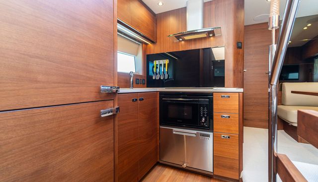 DIVERSITY yacht for sale 25