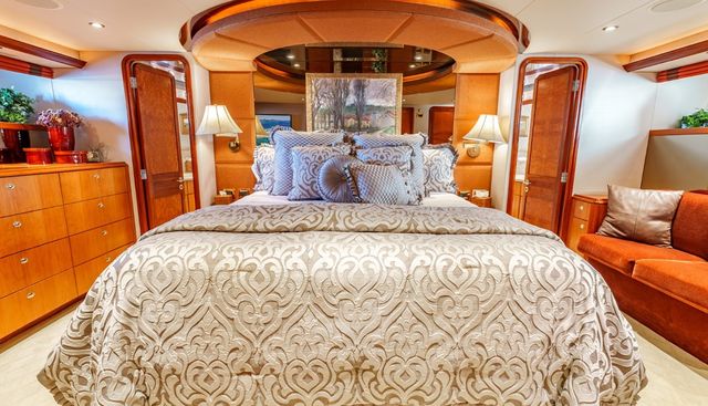 Snowbored yacht for sale 15