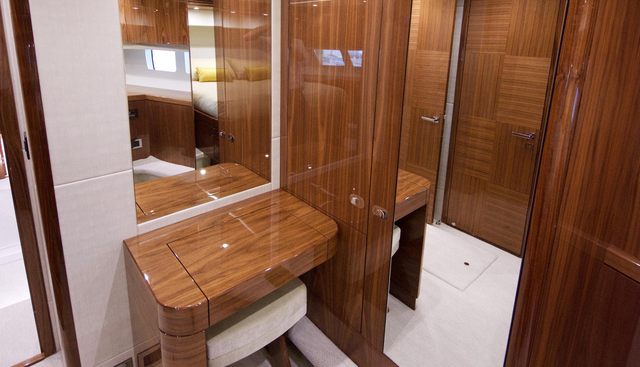 DASHING WAVE yacht for sale 27