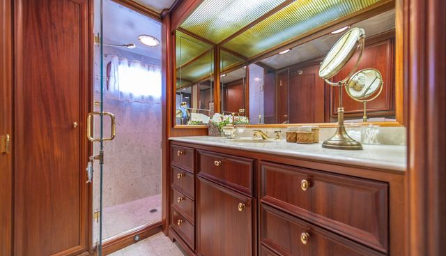 ESCAPE OF LONDON yacht for sale 33