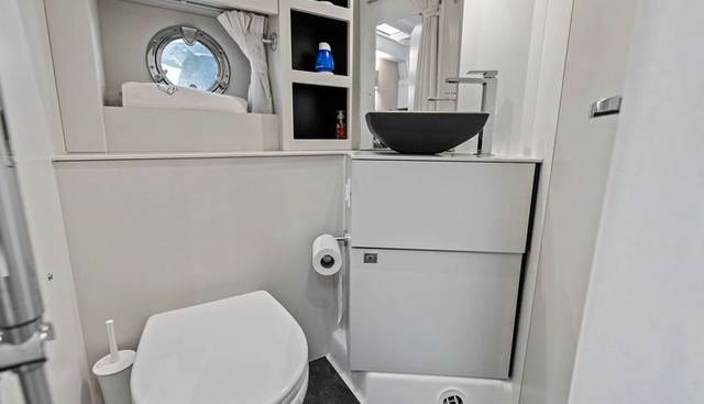 noname yacht for sale 33