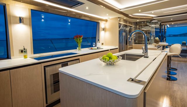 AQUILA 70 yacht for sale 50