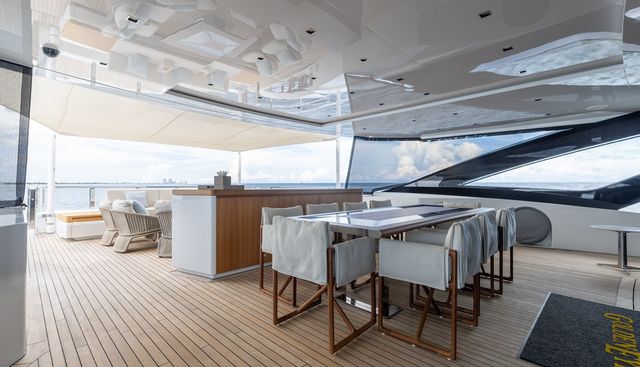 GOLDENEYE yacht for sale 38