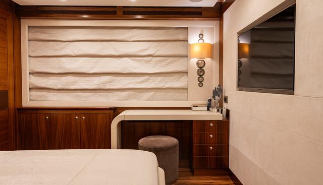 Firefly yacht for sale 28