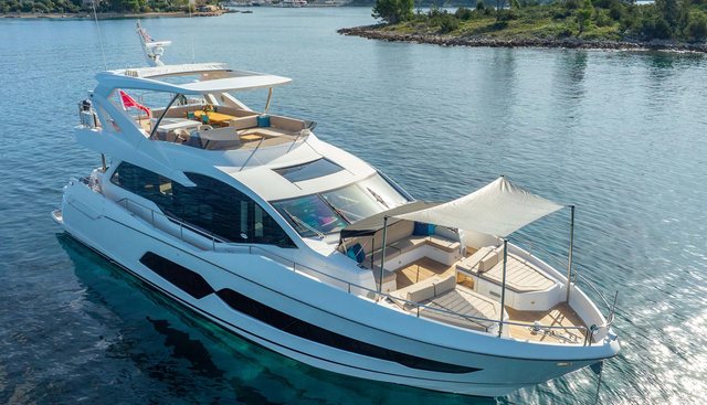 MIRACLE 8 yacht for sale 4