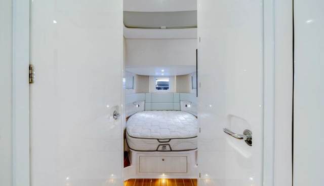 noname yacht for sale 32