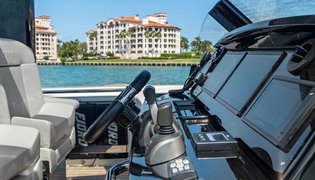 HINJUICE yacht for sale 29