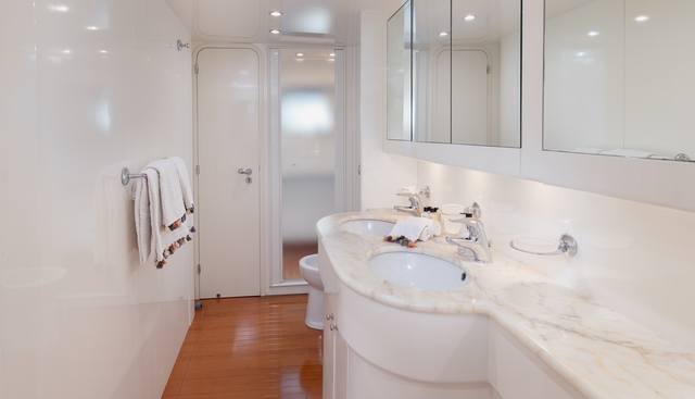 LADY MAUREEN yacht for sale 15